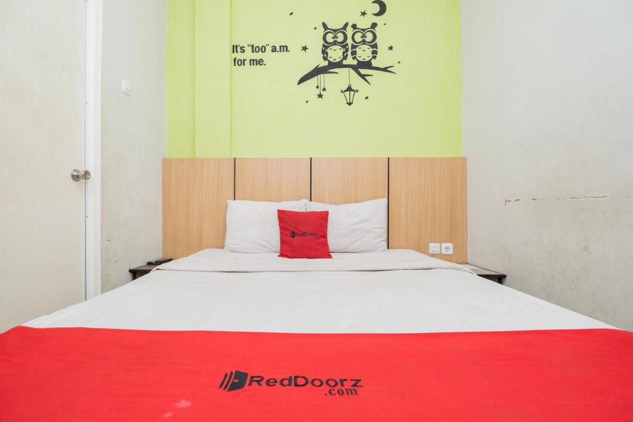 Reddoorz @ Darmo Surabaya Hotel Buitenkant foto